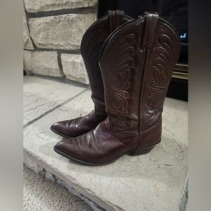 Burgundy cowgirl boots